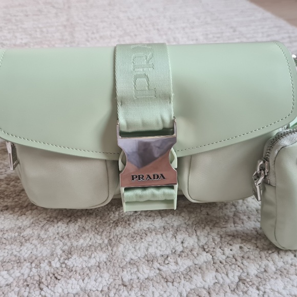 PRADA - Picture 3 of 7